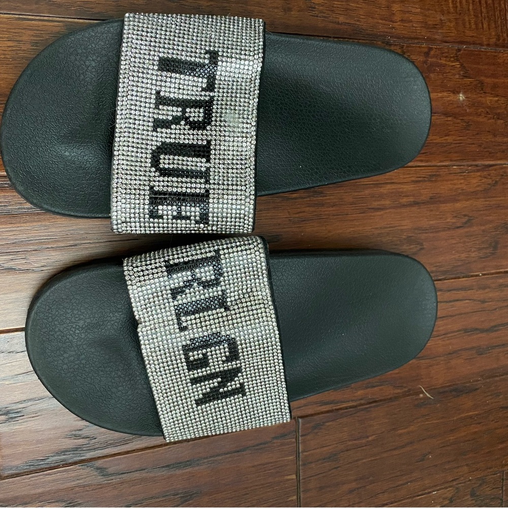 True Religion slides